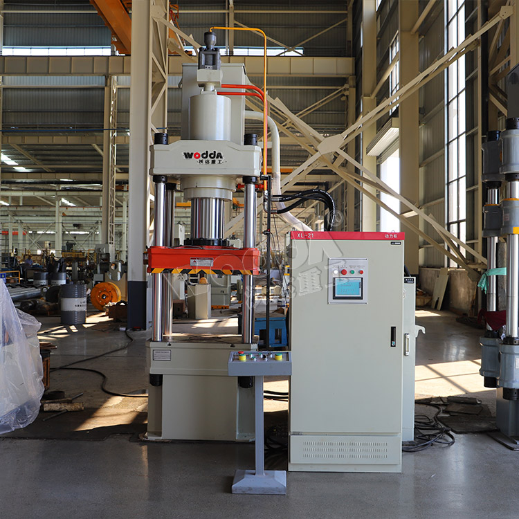 200噸(dūn)四柱拉(lā)伸液壓(ya)機 200噸四(sì)柱拉伸(shen)液壓機(jī)