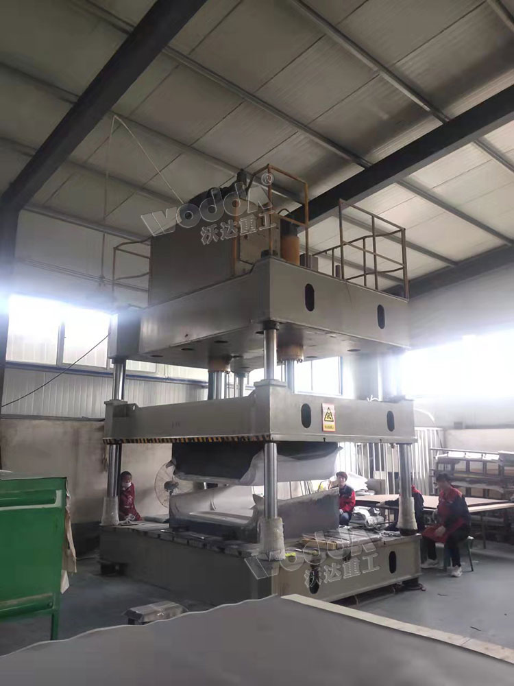 100噸汽車(chē)頂棚内飾件模(mó)壓機 100噸汽車頂(dǐng)棚内飾件模壓(ya)機