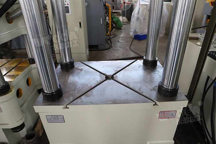 工作台(tai)(T型槽) 工作台(T型(xíng)槽)