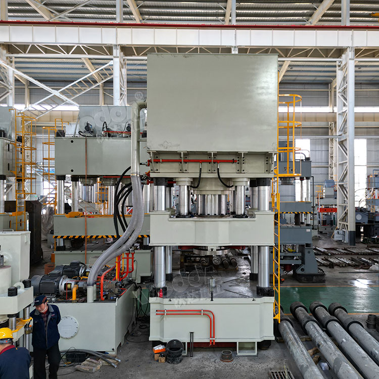 封頭液壓機(ji)背面 封頭液壓(ya)機背面