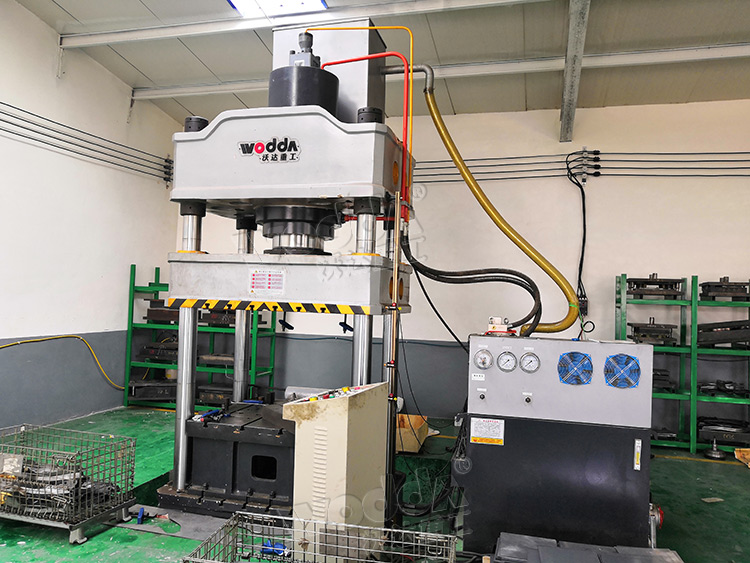 250噸金屬薄(báo)闆拉伸機 250噸金屬(shǔ)薄闆拉伸機