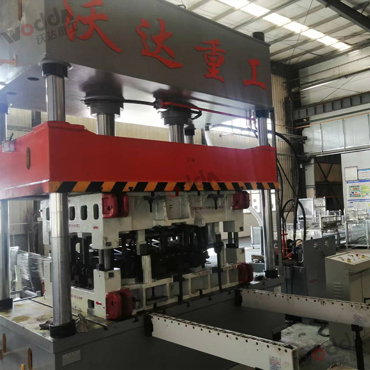 200噸汽車(chē)内飾件液(ye)壓機 200噸汽(qì)車内飾件(jian)液壓機