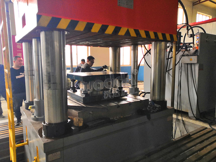 汽(qì)車離合器(qi)殼體模具(ju) 汽車離合(hé)器殼體模(mo)具