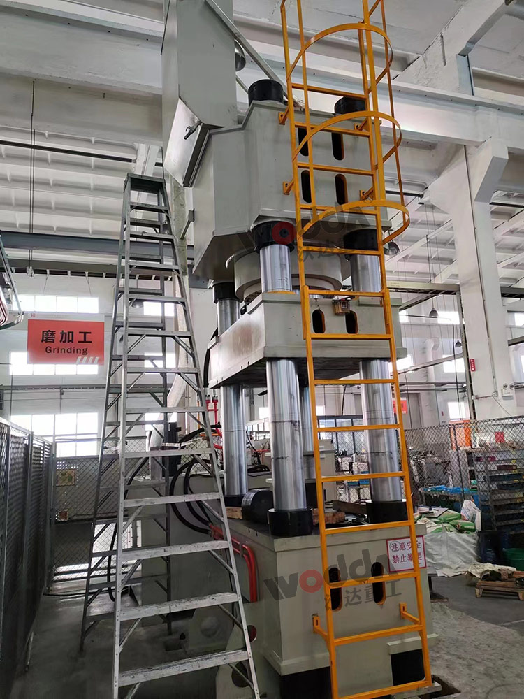 1000噸粉末成型(xing)液壓機 1000噸粉末(mò)成型液壓機