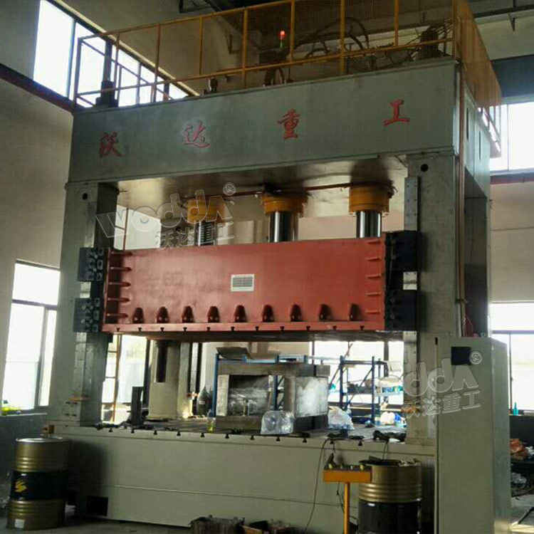 800噸框架式液(yè)壓機 800噸框架式液(ye)壓機