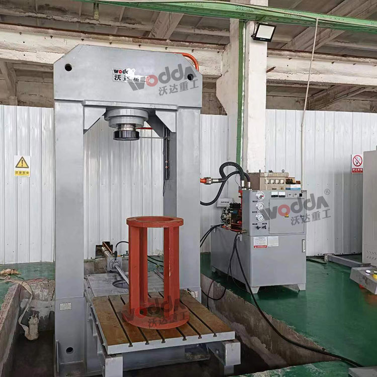 315T龍(lóng)門液壓(ya)機 315T龍門(mén)液壓機(jī)