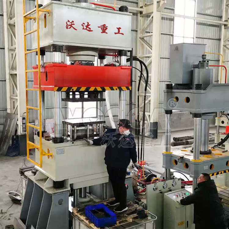 315噸不鏽(xiù)鋼蹲便器拉伸機(jī) 315噸不鏽鋼蹲便器(qi)拉伸機