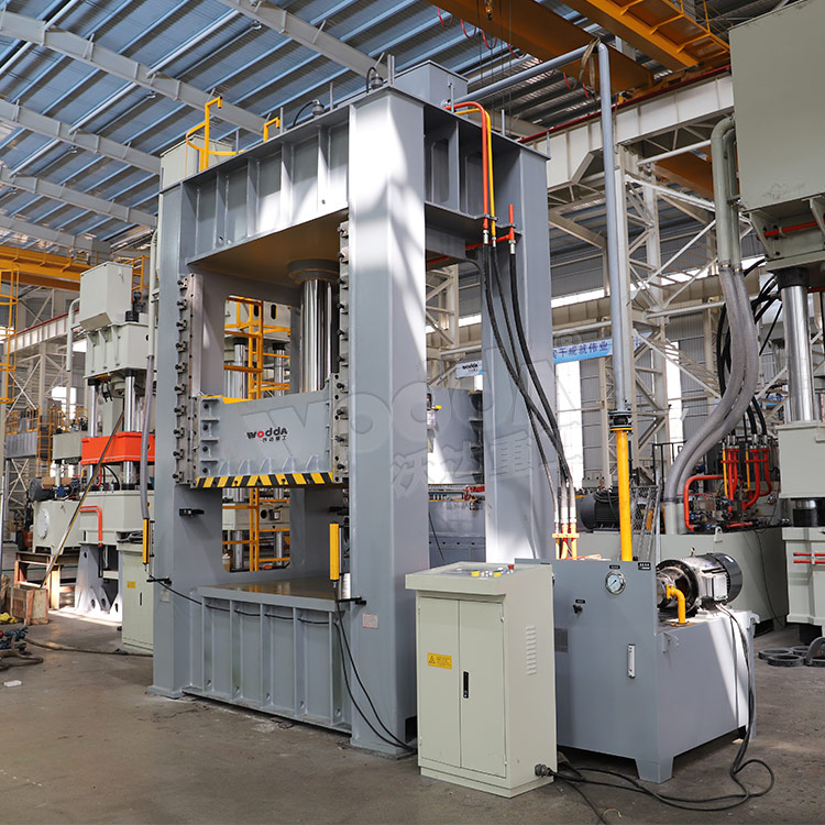 框架(jia)式汽車钣(ban)金件液壓(ya)機 框架式(shì)汽車钣金(jin)件液壓機(ji)