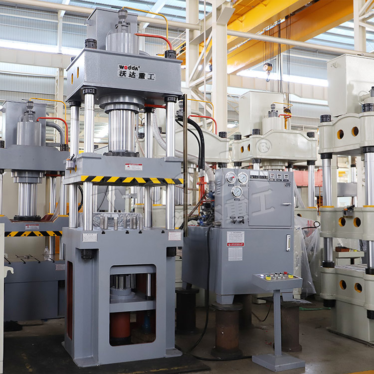 200噸三梁(liang)四柱拉伸(shēn)機 200噸三梁(liáng)四柱拉伸(shen)機