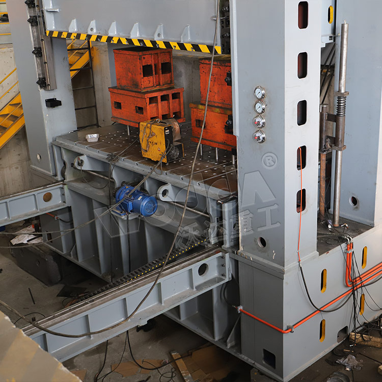 630噸框架式(shì)液壓機 630噸框(kuàng)架式液壓機(jī)