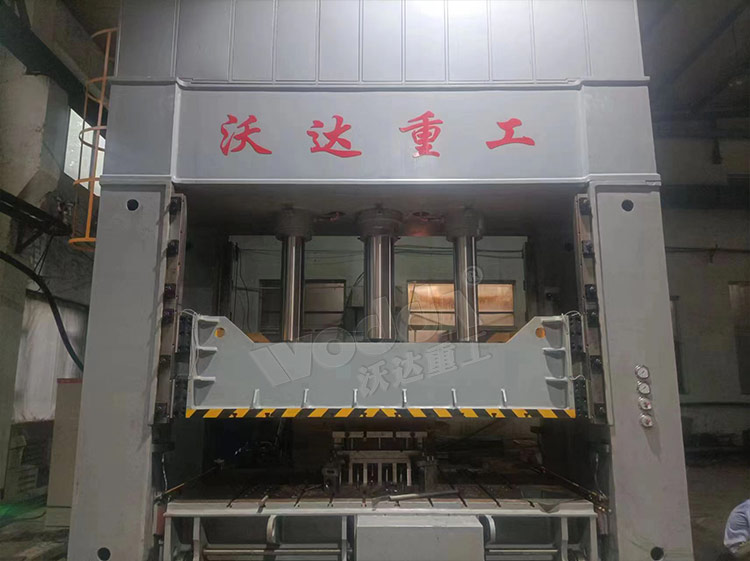 630噸(dūn)框架式液壓機 630噸(dun)框架式液壓機