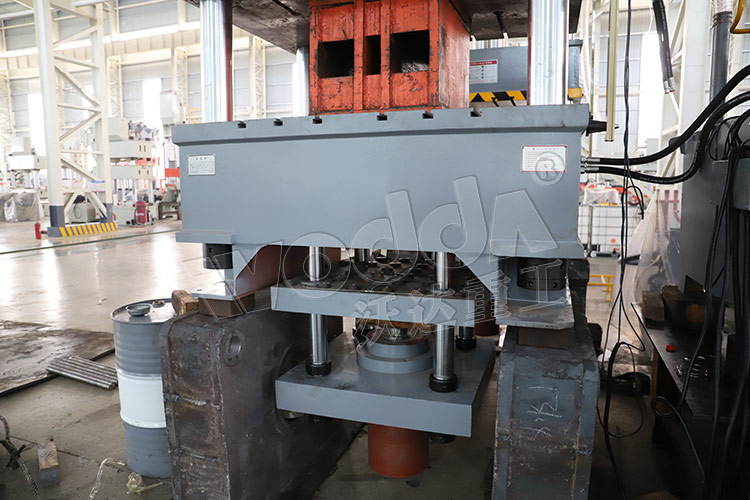 液壓墊多(duō)頂杆 液壓墊(niàn)多頂杆