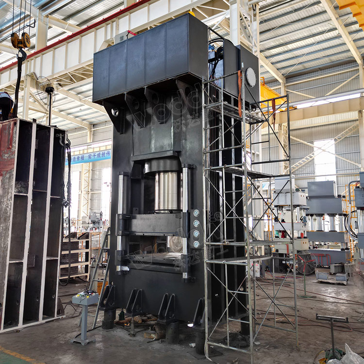 1800噸(dūn)框架式油壓(ya)機 1800噸框架式(shi)油壓機