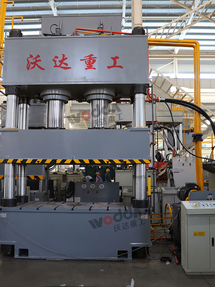 雙缸800噸(dun)四柱液壓機 雙缸(gang)800噸四柱液壓機