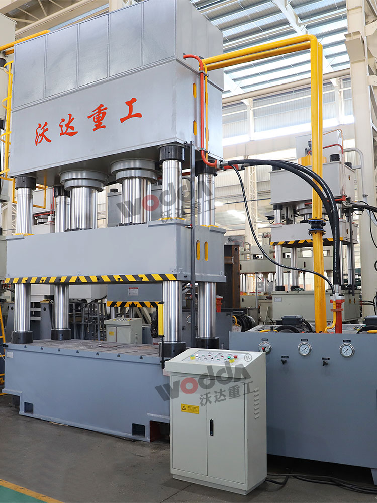 800噸(dun)四柱液壓機YQ32-800T 800噸四(si)柱液壓機YQ32-800T