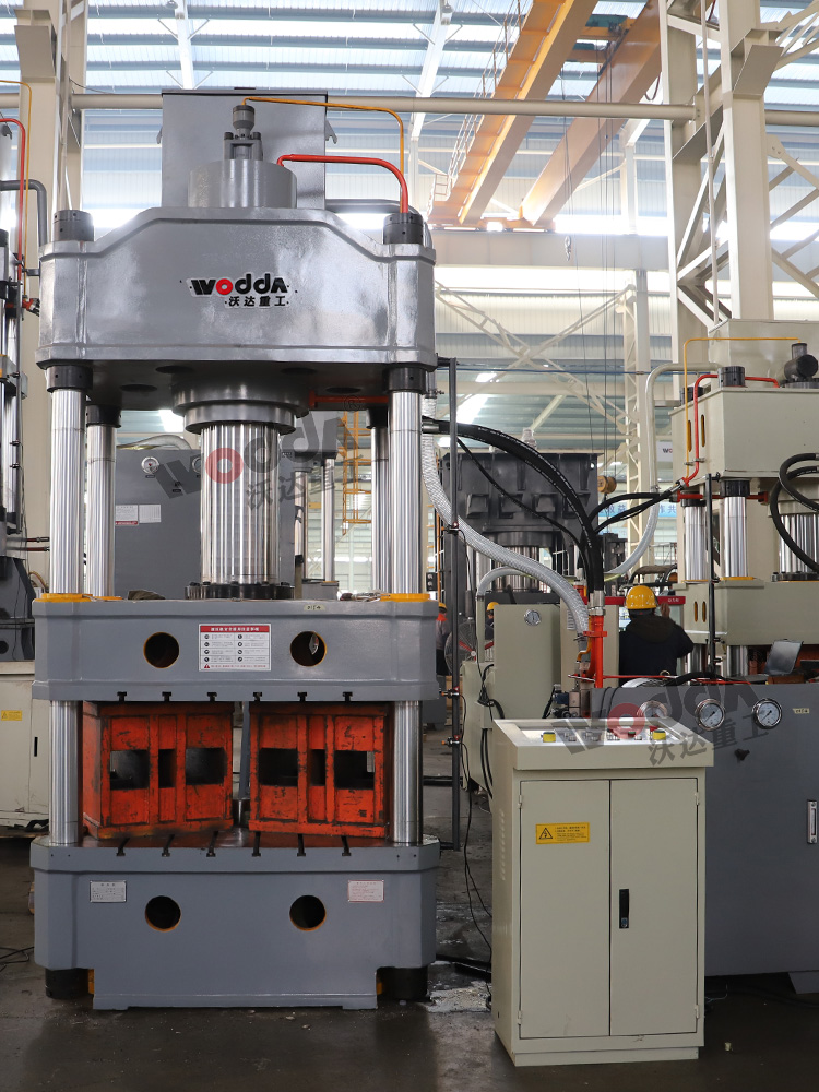 315噸國标四(sì)柱液壓機 315噸國标(biao)四柱液壓機