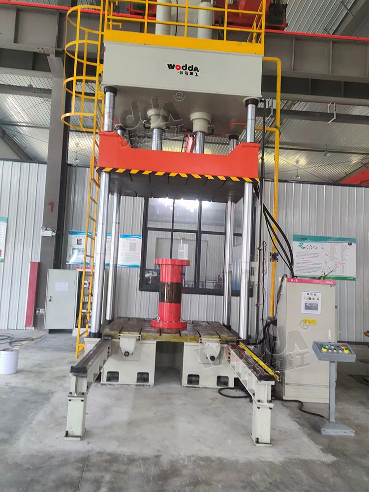 四柱式200噸電(diàn)機壓裝液壓機 四(sì)柱式200噸電機壓裝(zhuang)液壓機