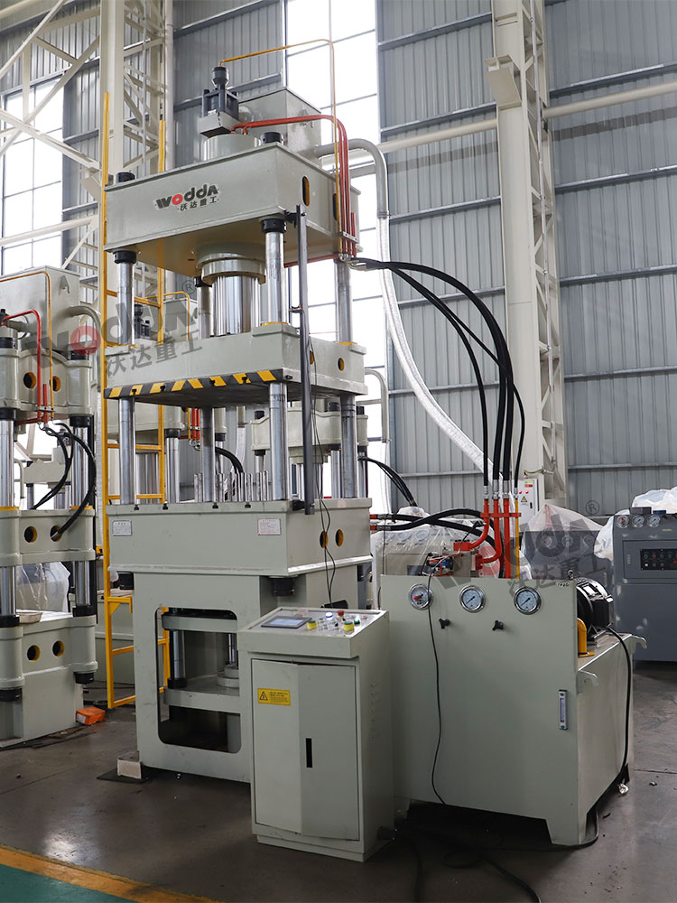 200噸(dun)四柱拉伸(shēn)液壓機