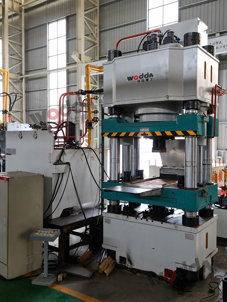 800噸(dūn)鹽磚機 800噸(dūn)鹽磚機