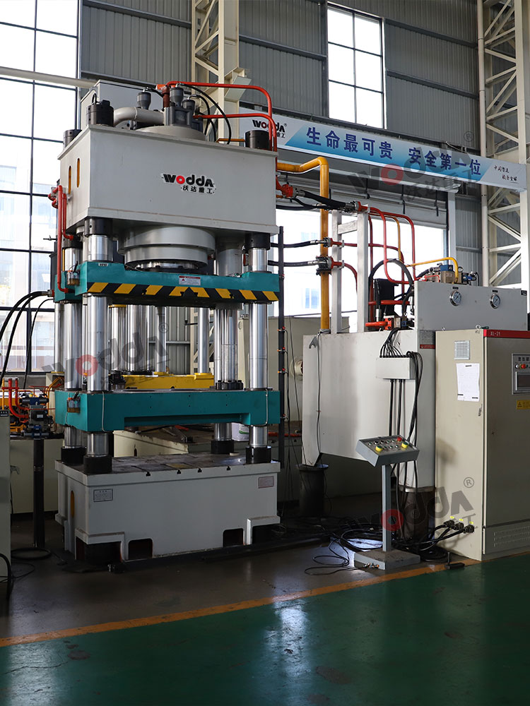 630噸四(sì)梁四柱液壓(yā)機 630噸四梁四(si)柱液壓機