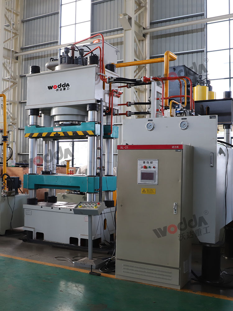 630噸全自(zì)動鹽磚機 630噸(dun)全自動鹽磚(zhuan)機