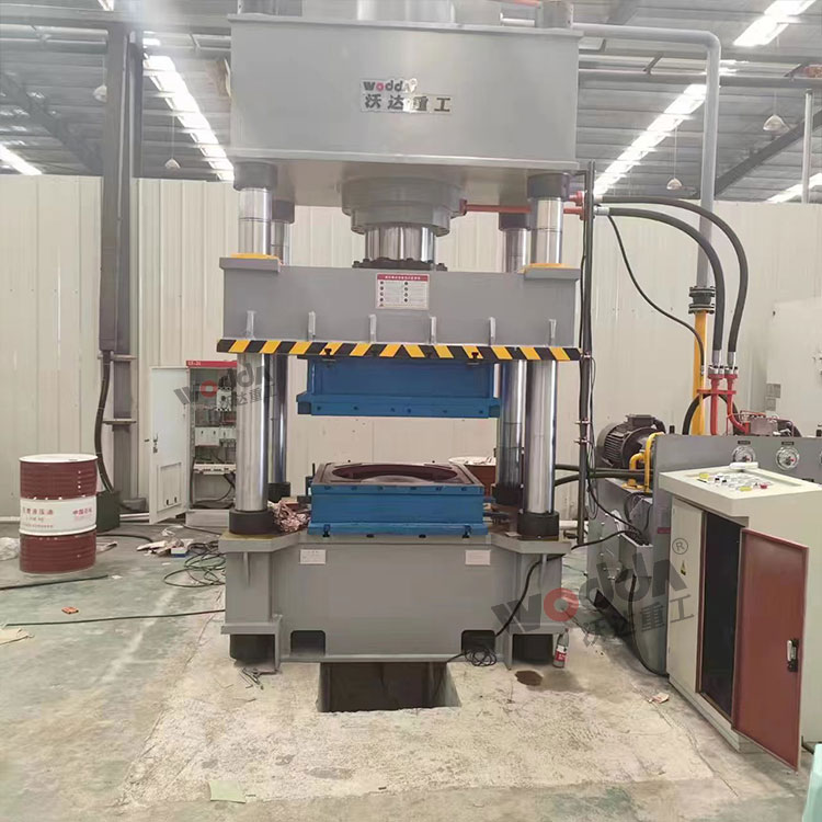 400噸不鏽(xiù)鋼水箱闆拉伸液(ye)壓機 400噸不鏽鋼水(shuǐ)箱闆拉伸液壓機(ji)