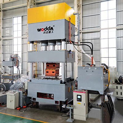 1500噸四(si)柱拉伸(shēn)液壓機(jī)