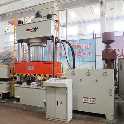 礦用錨杆托盤生(sheng)産設備_630噸錨杆托(tuō)盤成型液壓機