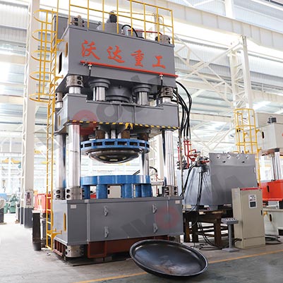 3000噸封(fēng)頭拉伸液(yè)壓機