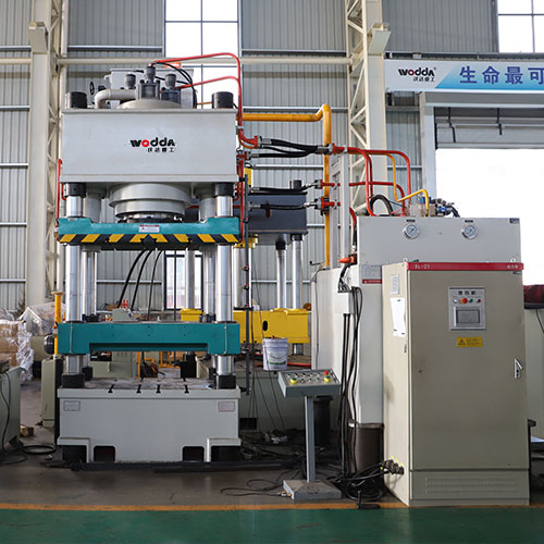 630噸牛羊(yáng)舔磚液壓(ya)機_630噸四梁(liang)四柱液壓(ya)機