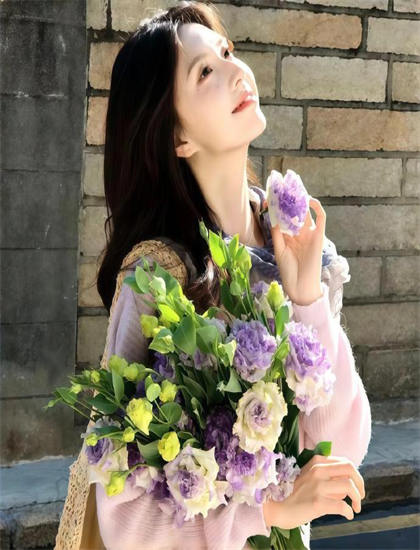 导演艺术风格解读《闪婚租个男友回家过年》航拍的大场面与宏观视角 【深度艺术鉴赏】